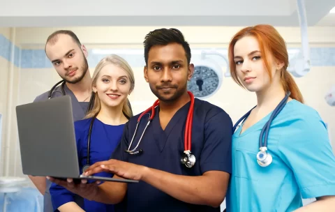 SEGURIDAD EN LA ATENCIÓN DE LOS SERVICIOS DE LA SALUD (1)